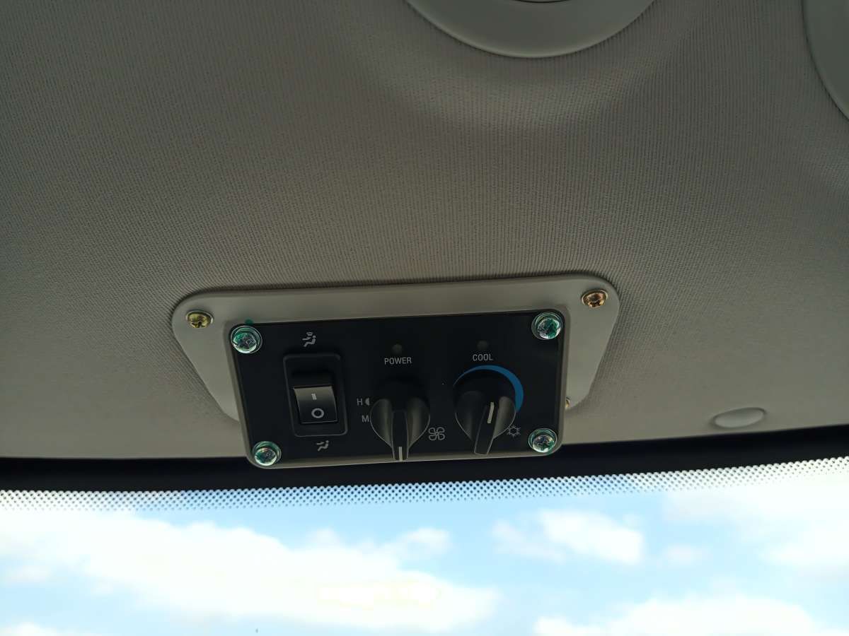 Arbos 3075 panel klimatyzacji i nawiewu Panel klimatyzacji w ciągniku Arbos 3075