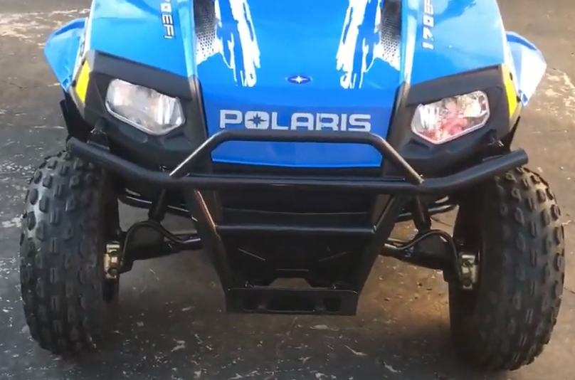 Polaris RZR 170 kolor niebieski pasy bezpieczeństwa klatka ochronna dwóch kierowców w terenie