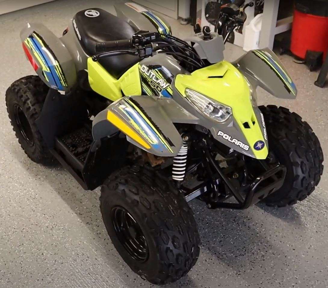 Polaris Outlaw 50 widok na przód