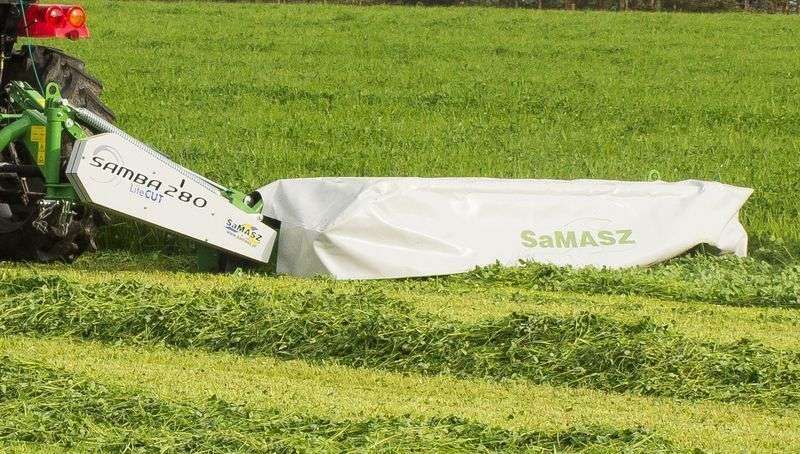 Kosiarki dyskowe tylne, klasy lekkiej - Samba firmy Samasz o szerokościach roboczych od 1,60 m, do 3,20 m przeznaczone są do pracy w mniejszych gospodarstwach.