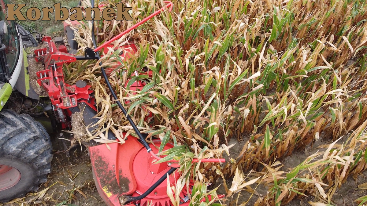 Przystawki serii 400 mają szeroki zakres zastosowań. Można nimi zbierać: kukurydzę, sorgo, słonecznik, rośliny zielone (GPS), rzepak, trawy Pampas