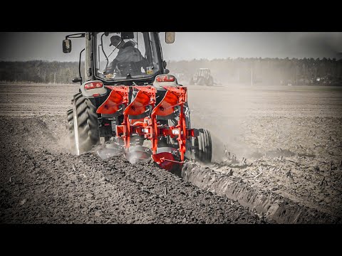 Embedded thumbnail for EPICKIE momenty traktor na polu jak używać swój ciągnik